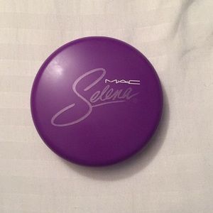 Mac Selena Powder Blush Techno Cumbia. 💜 NWOT